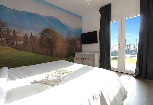 Villa Dolce Bosco with Pool, Valdobbiadene: Autumn, Bedroom, Spring, Summer