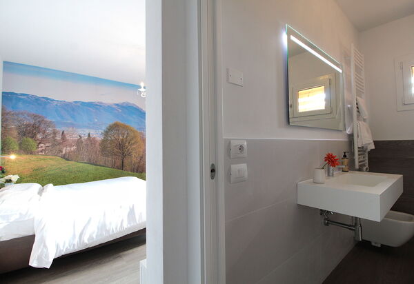 Villa Dolce Bosco with Pool, Valdobbiadene: Autumn, Bedroom, Spring, Summer