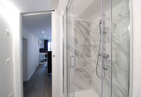 Villa Dolce Bosco with Pool, Valdobbiadene: Autumn, Bathroom, Spring, Summer