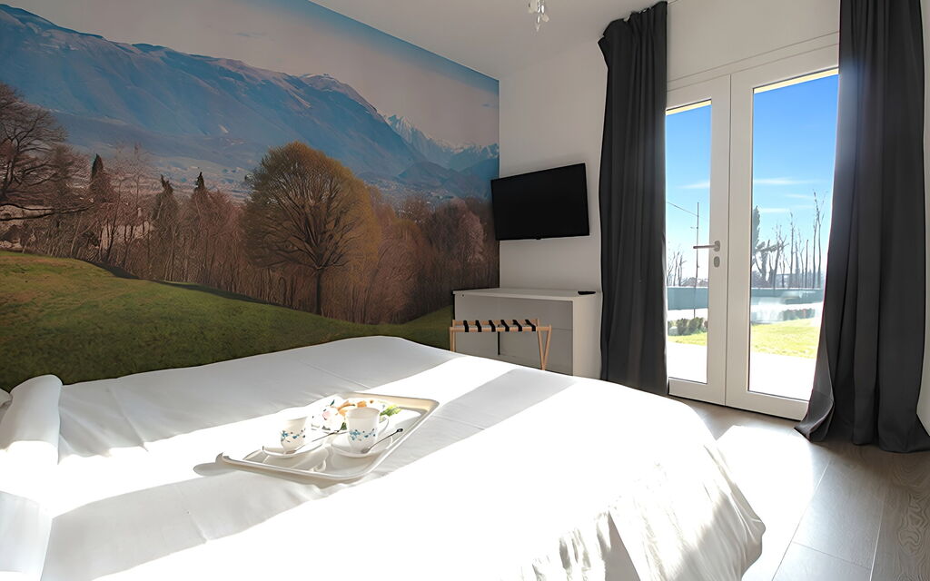 Villa Dolce Bosco with Pool, Valdobbiadene: Autunno, Camera da letto, Estate, Primavera