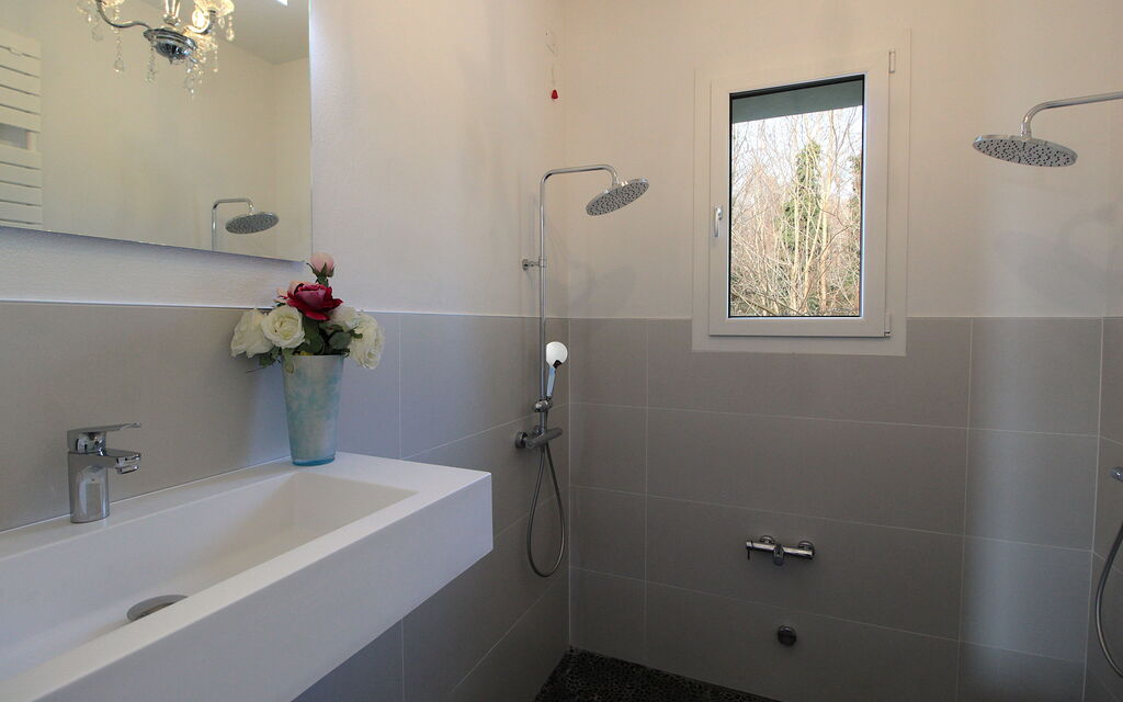 Villa Dolce Bosco with Pool, Valdobbiadene: Autunno, Bagno, Estate, Primavera