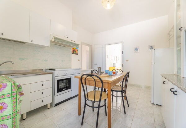 Villetta Bluette, Marina di Mancaversa: Autunno, Cucina, Estate, Inverno, Primavera, Sala da pranzo