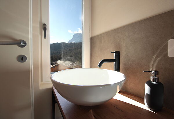Casa Tomà Mountain View Cortina: Autumn, Bathroom, Scenic View, Spring, Summer, Winter