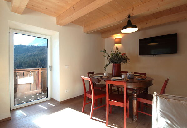 Casa Tomà Mountain View Cortina: Autumn, Dining Room, Living Room, Spring, Summer, Winter