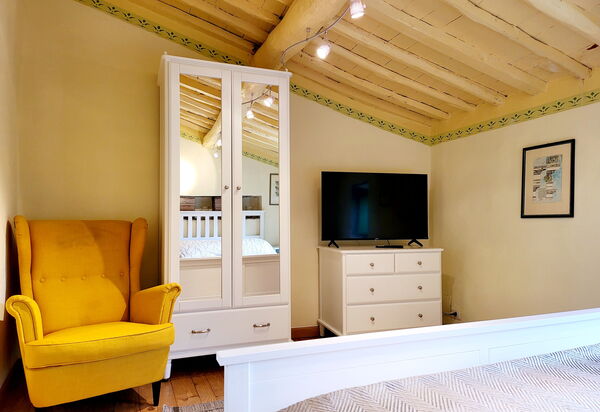 La Casa degli Artisti, Jacuzzi, Marliana: Autunno, Camera da letto, Estate, Primavera