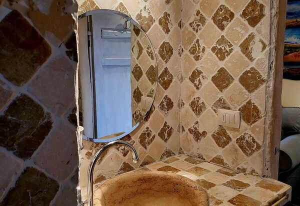 La Casa degli Artisti, Jacuzzi, Marliana: Autunno, Estate, Primavera