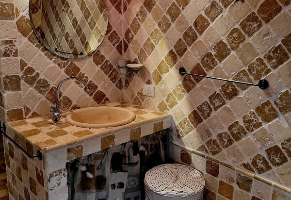 La Casa degli Artisti, Jacuzzi, Marliana: Autunno, Estate, Primavera