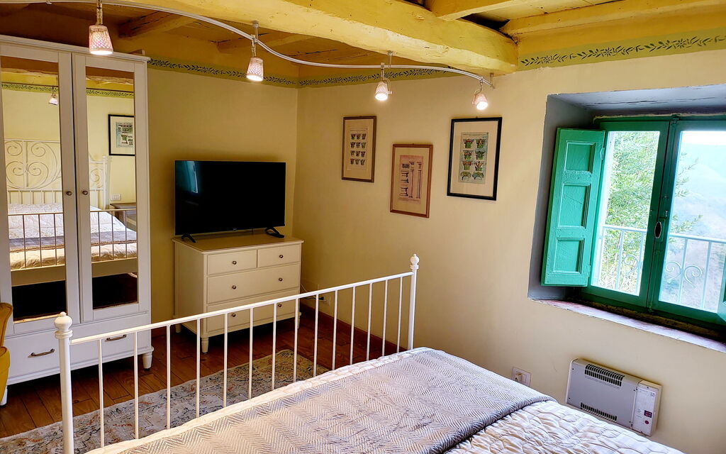 La Casa degli Artisti, Jacuzzi, Marliana: Autunno, Camera da letto, Estate, Primavera