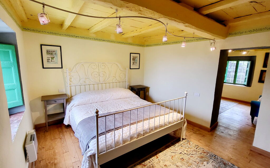 La Casa degli Artisti, Jacuzzi, Marliana: Autunno, Camera da letto, Estate, Primavera