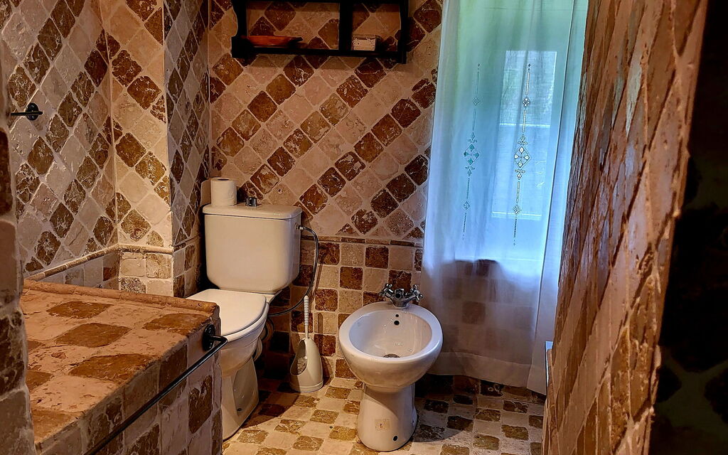 La Casa degli Artisti, Jacuzzi, Marliana: Autunno, Estate, Primavera