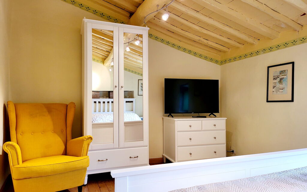 La Casa degli Artisti, Jacuzzi, Marliana: Autunno, Camera da letto, Estate, Primavera