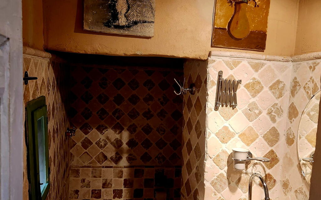 La Casa degli Artisti, Jacuzzi, Marliana: Autunno, Estate, Primavera