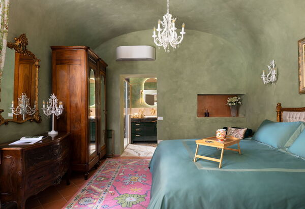 Villa Elisa: Green bedroom
Ground Floor Double Bedroom with ensuite bathroom (shower)