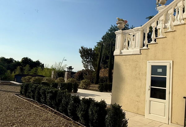 Villa Elisa: all'aperto, Esterni