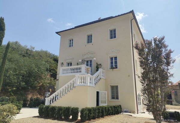 Villa Elisa: Balcony / Terrace / Patio, Building Exterior, Garden
