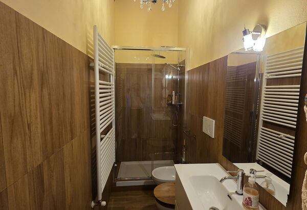 La Casa Rossa, Shared Pool, Marliana: Autumn, Bathroom, Spring, Summer