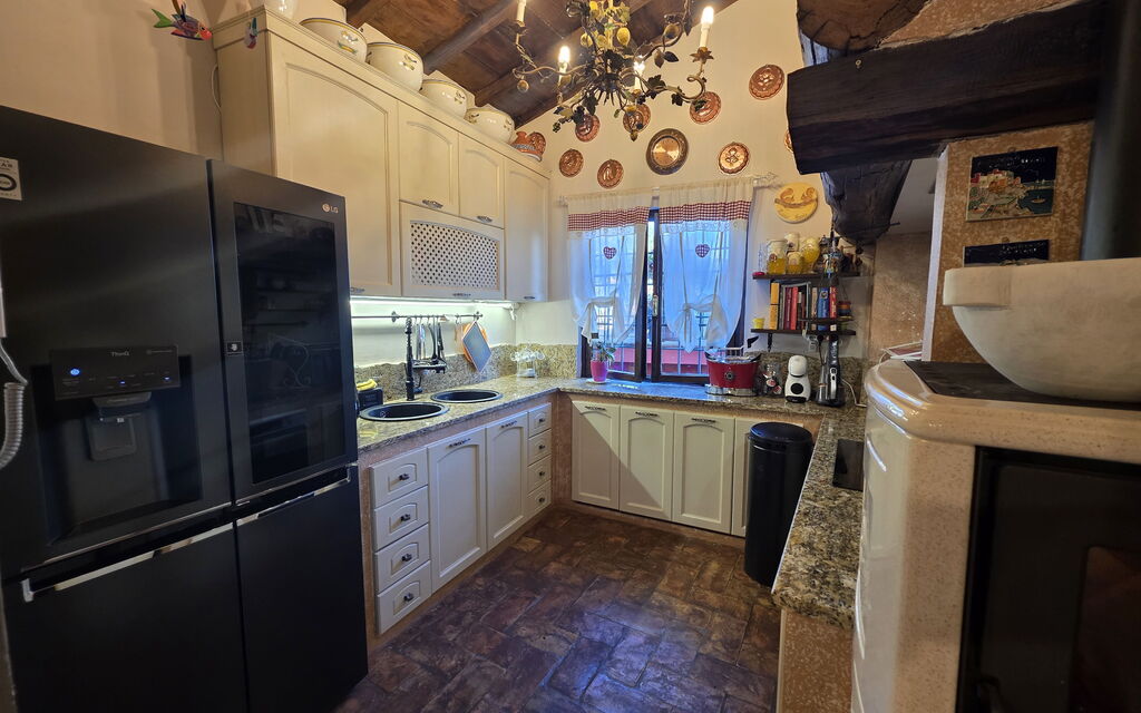 La Casa Rossa, Shared Pool, Marliana: Autumn, Kitchen, Spring, Summer