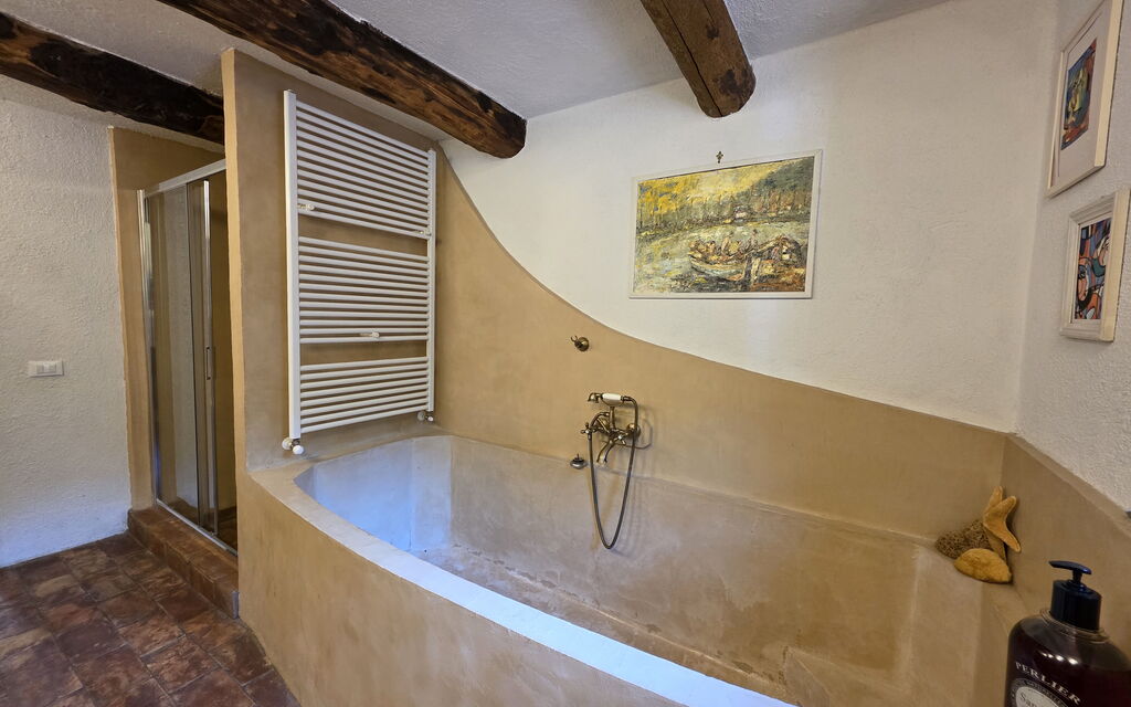 La Casa Rossa, Shared Pool, Marliana: Autumn, Bathroom, Spring, Summer