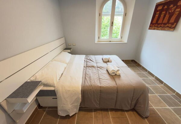 Villa Montepulciano Vineyard: Autumn, Bedroom, Spring, Summer