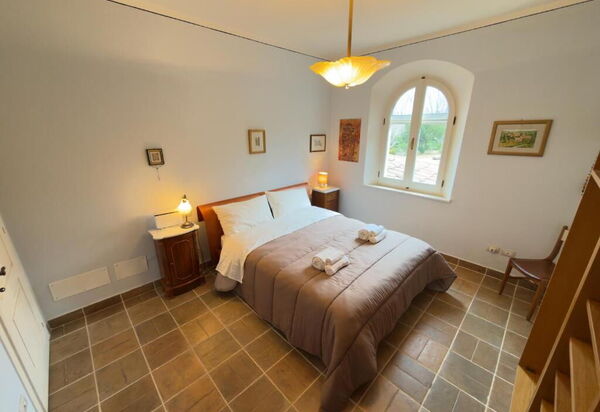 Villa Montepulciano Vineyard: Autumn, Bedroom, Spring, Summer