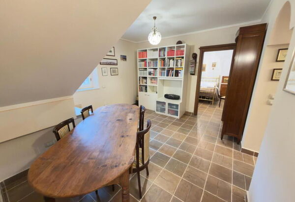 Villa Montepulciano Vineyard: Autumn, Living Room, Spring, Summer