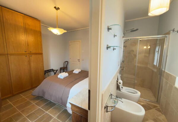 Villa Montepulciano Vineyard: Autumn, Bedroom, Spring, Summer