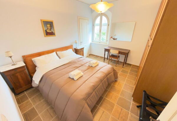 Villa Montepulciano Vineyard: Autumn, Bedroom, Spring, Summer