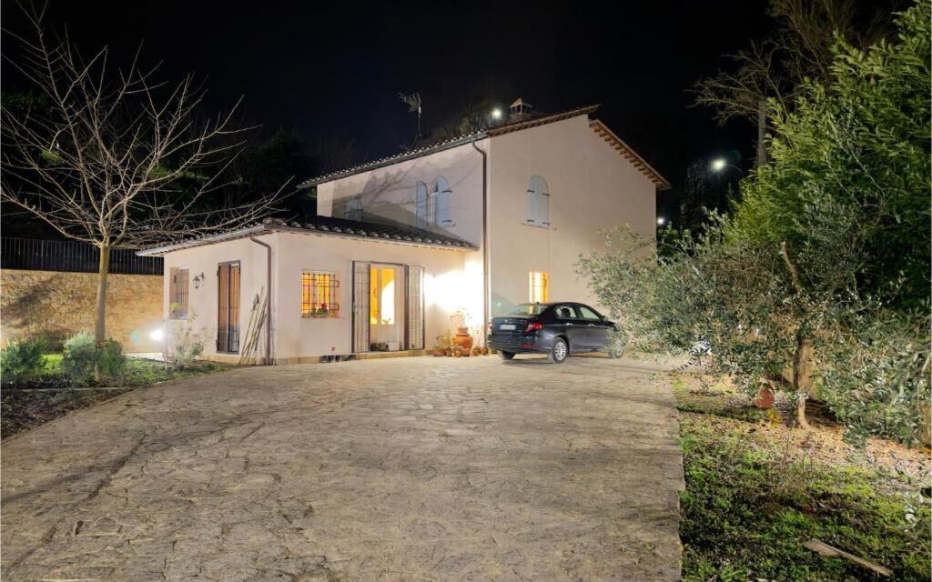 Villa Montepulciano Vineyard: Autumn, Main Entrance, Spring, Summer