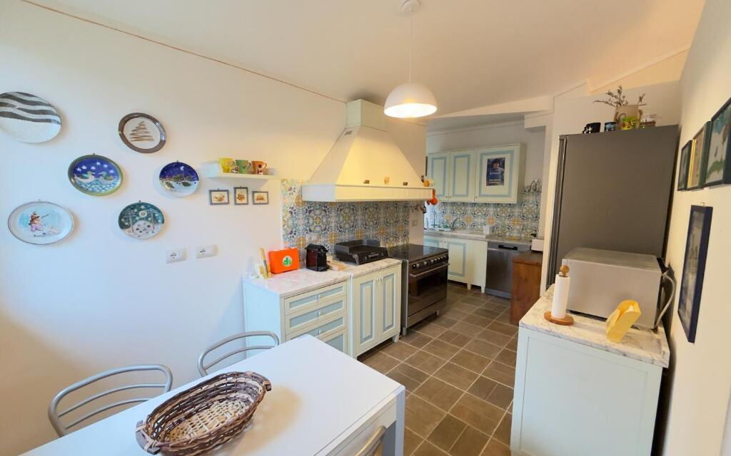 Villa Montepulciano Vineyard: Autumn, Kitchen, Spring, Summer