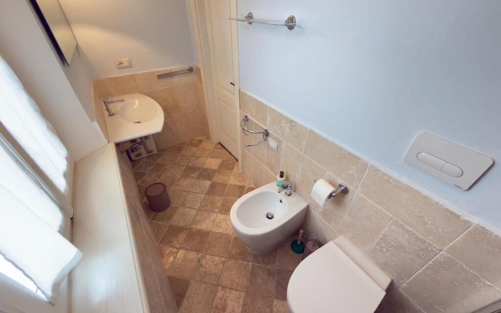 Villa Montepulciano Vineyard: Autumn, Bathroom, Spring, Summer