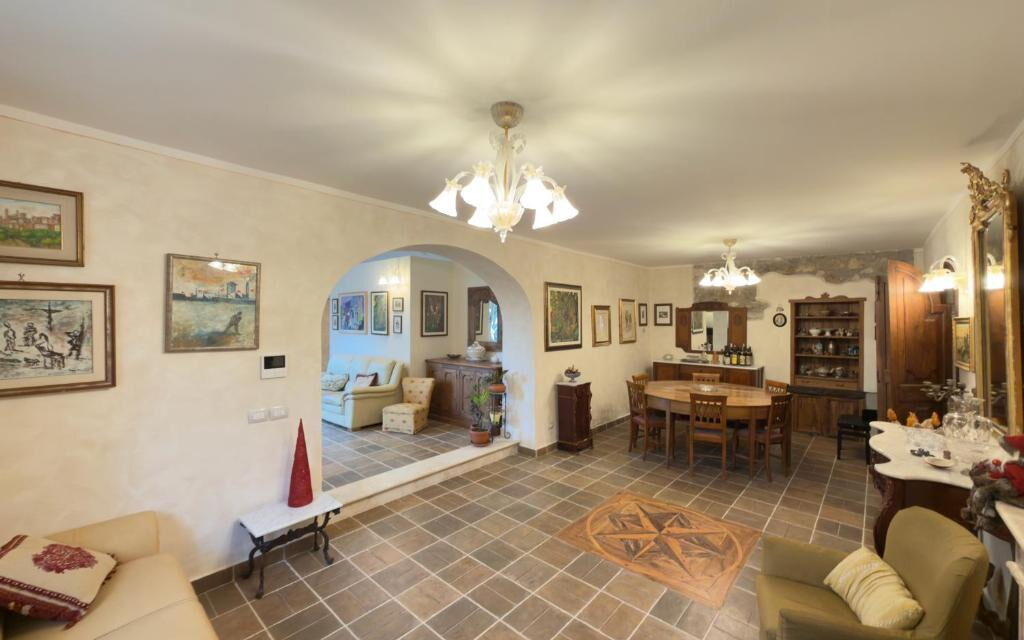 Villa Montepulciano Vineyard: Autumn, Living Room, Spring, Summer