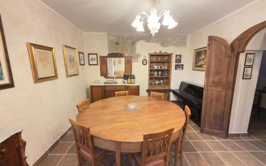 Villa Montepulciano Vineyard: Autumn, Living Room, Spring, Summer