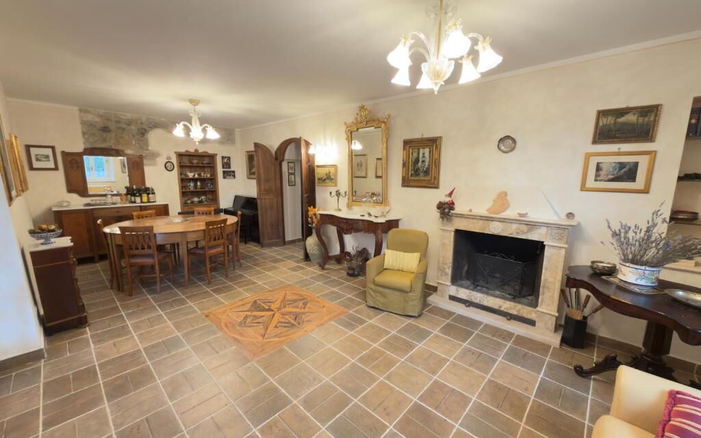 Villa Montepulciano Vineyard: Autumn, Living Room, Spring, Summer