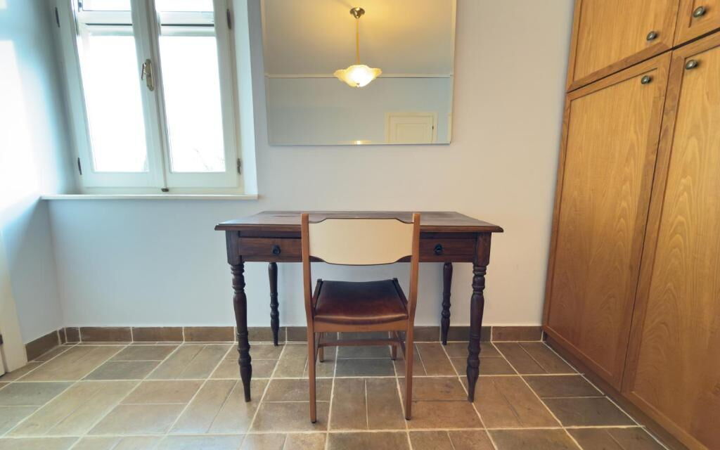 Villa Montepulciano Vineyard: Autumn, Room Detail, Spring, Summer