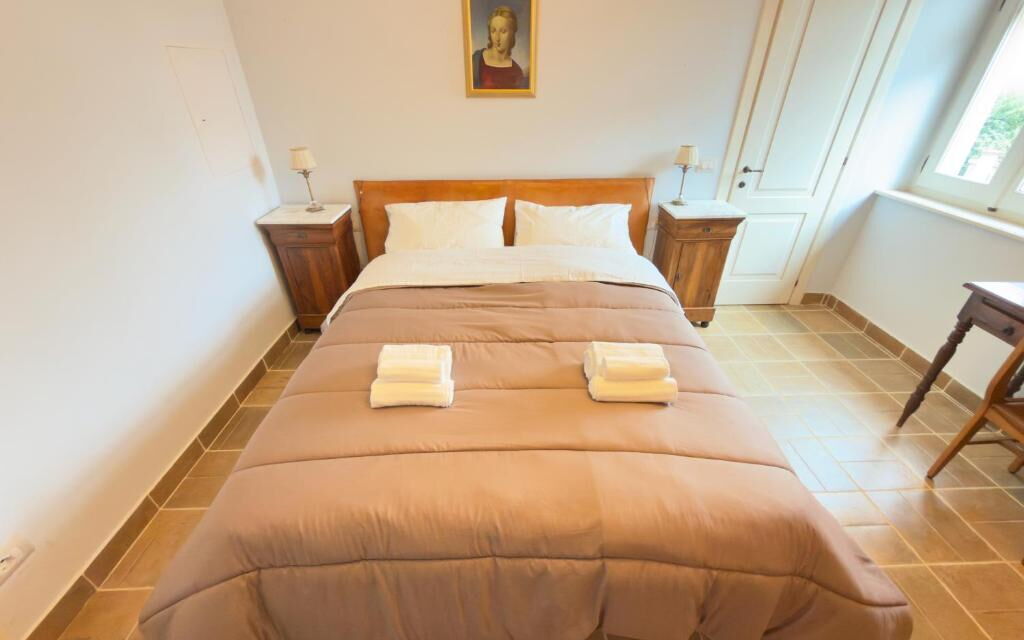 Villa Montepulciano Vineyard: Autumn, Bedroom, Spring, Summer