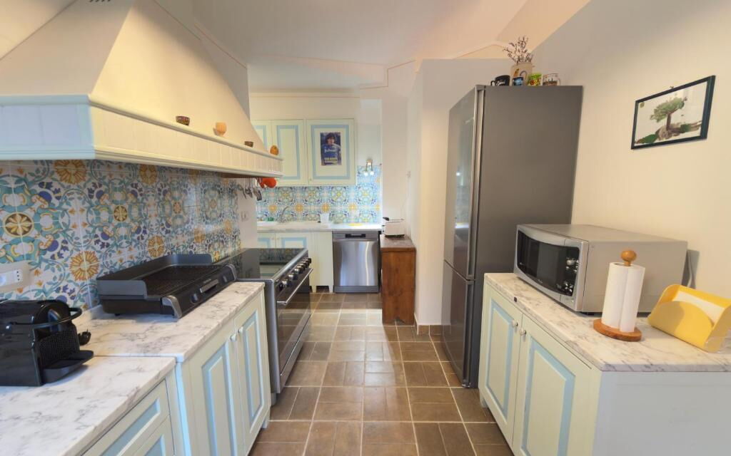 Villa Montepulciano Vineyard: Autumn, Kitchen, Spring, Summer