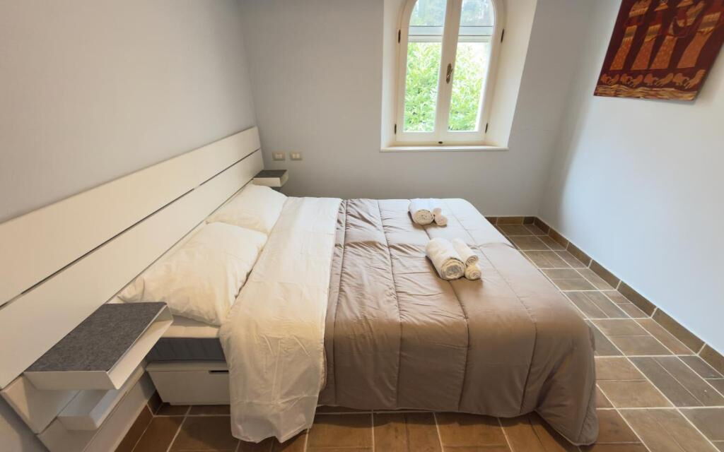 Villa Montepulciano Vineyard: Autumn, Bedroom, Spring, Summer