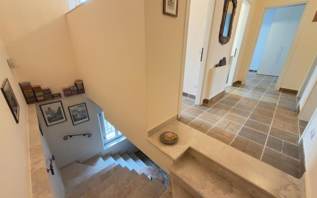 Villa Montepulciano Vineyard: Autumn, Room Detail, Spring, Summer