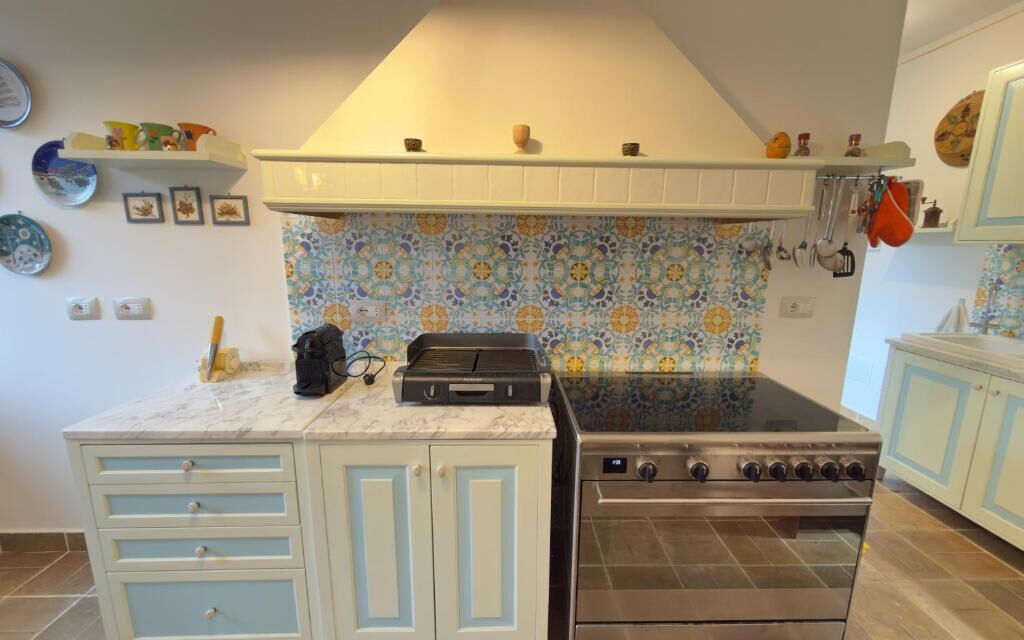 Villa Montepulciano Vineyard: Autumn, Kitchen, Spring, Summer