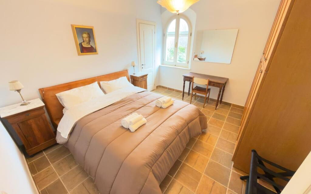 Villa Montepulciano Vineyard: Autumn, Bedroom, Spring, Summer