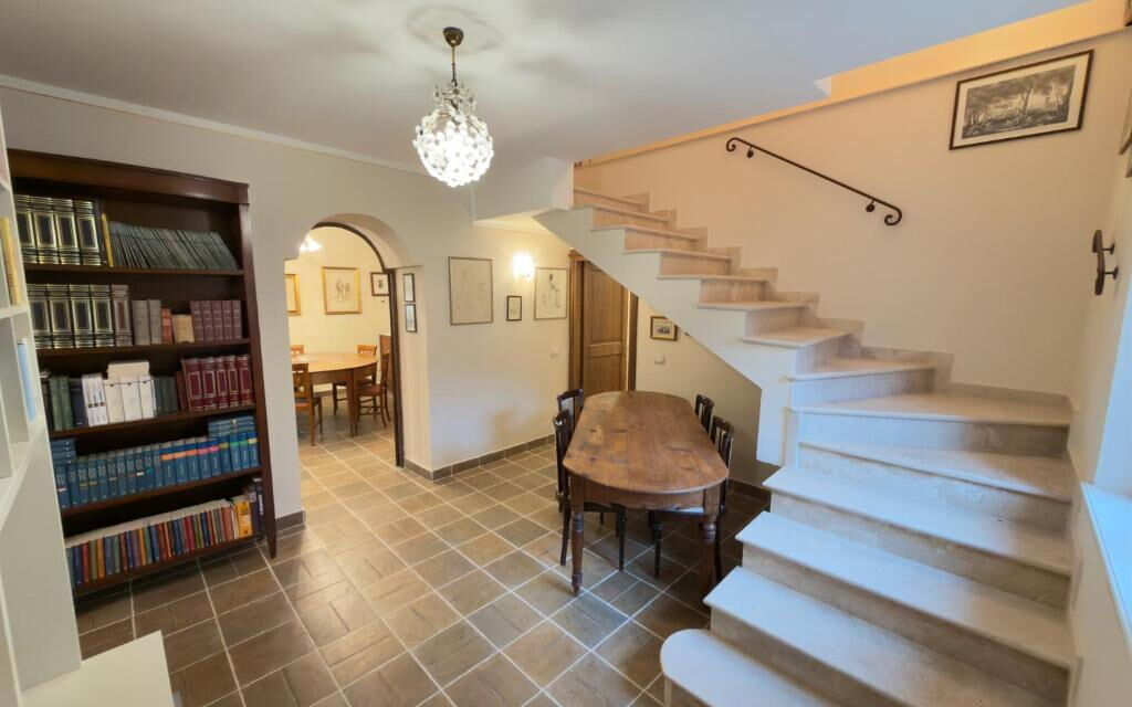 Villa Montepulciano Vineyard: Autumn, Living Room, Spring, Summer