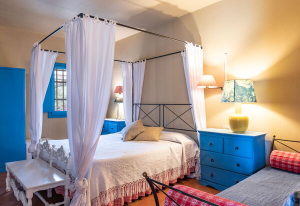 Agriturismo le Due Querce: Autunno, Camera da letto, Estate, Inverno, Primavera