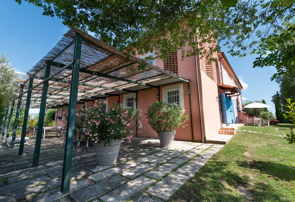 Agriturismo le Due Querce: all'aperto, Autunno, Balcone / Terrazza / Patio, Estate, Esterni, Giardino, Inverno, Primavera