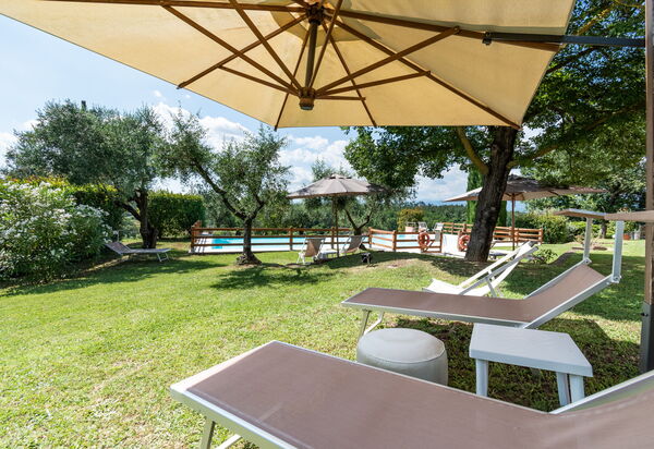 Agriturismo le Due Querce: all'aperto, Autunno, Estate, Esterni, Giardino, Inverno, Piscina, Primavera