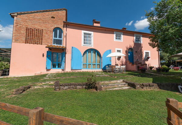 Agriturismo le Due Querce: all'aperto, Autunno, Entrata Principale, Estate, Esterni, Inverno, Primavera