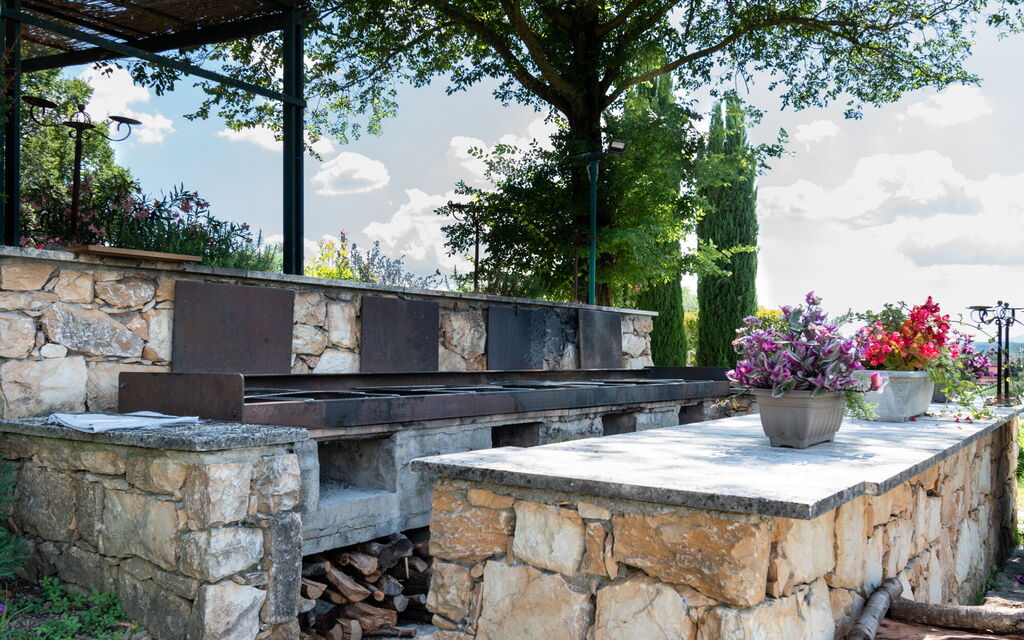 Agriturismo le Due Querce: Autumn, Building Exterior, Outdoor, Spring, Summer, Winter