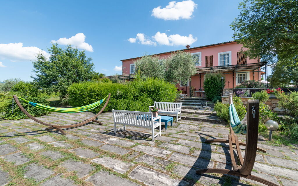 Agriturismo le Due Querce: Autumn, Balcony / Terrace / Patio, Building Exterior, Outdoor, Spring, Summer, Winter