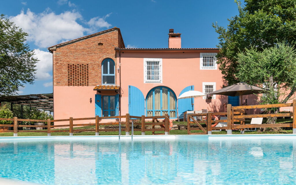 Agriturismo le Due Querce: Autumn, Building Exterior, Outdoor, Pool, Spring, Summer, Winter