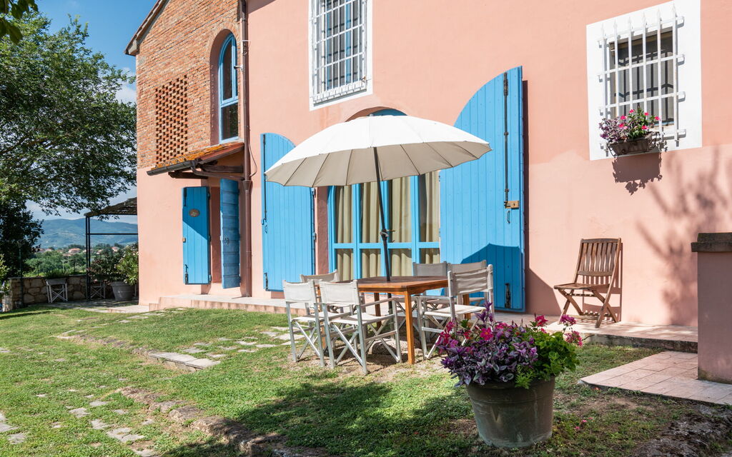 Agriturismo le Due Querce: Autumn, Building Exterior, Garden, Outdoor, Spring, Summer, Winter