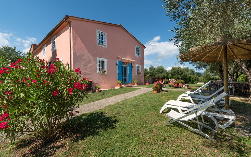 Agriturismo le Due Querce: Autumn, Building Exterior, Garden, Outdoor, Spring, Summer, Winter